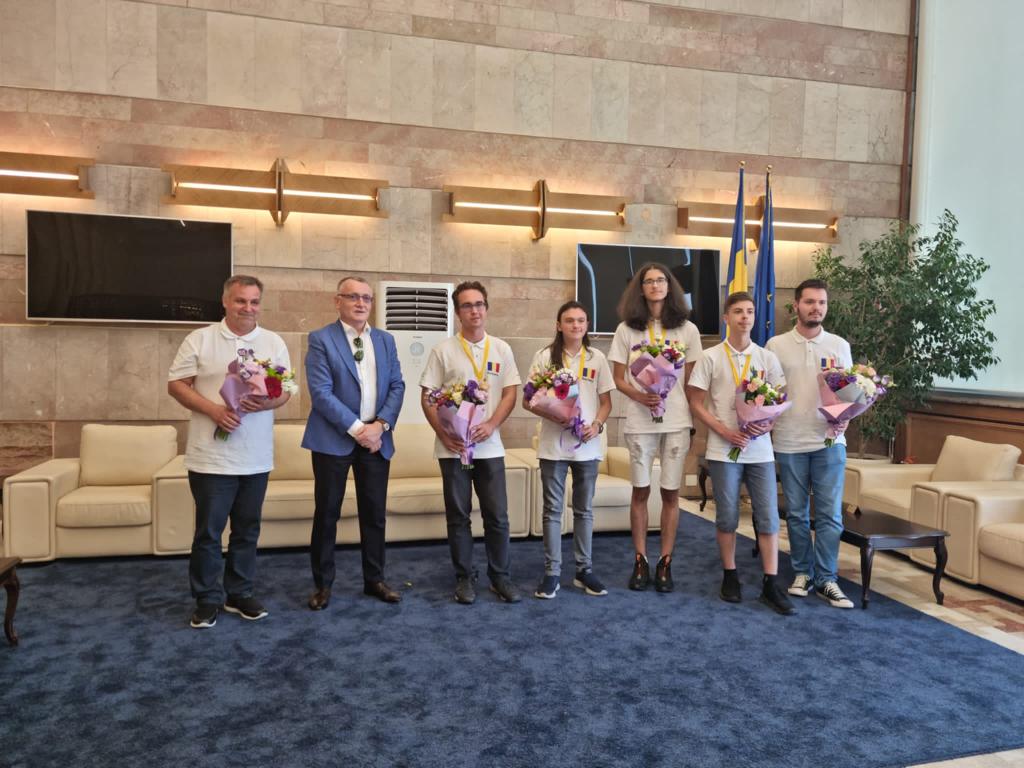 Patru premii pentru lotul României la ediția 2022 a Olimpiadei de Informatică a Europei Centrale (CEOI) și locul I în clasamentul pe echipe